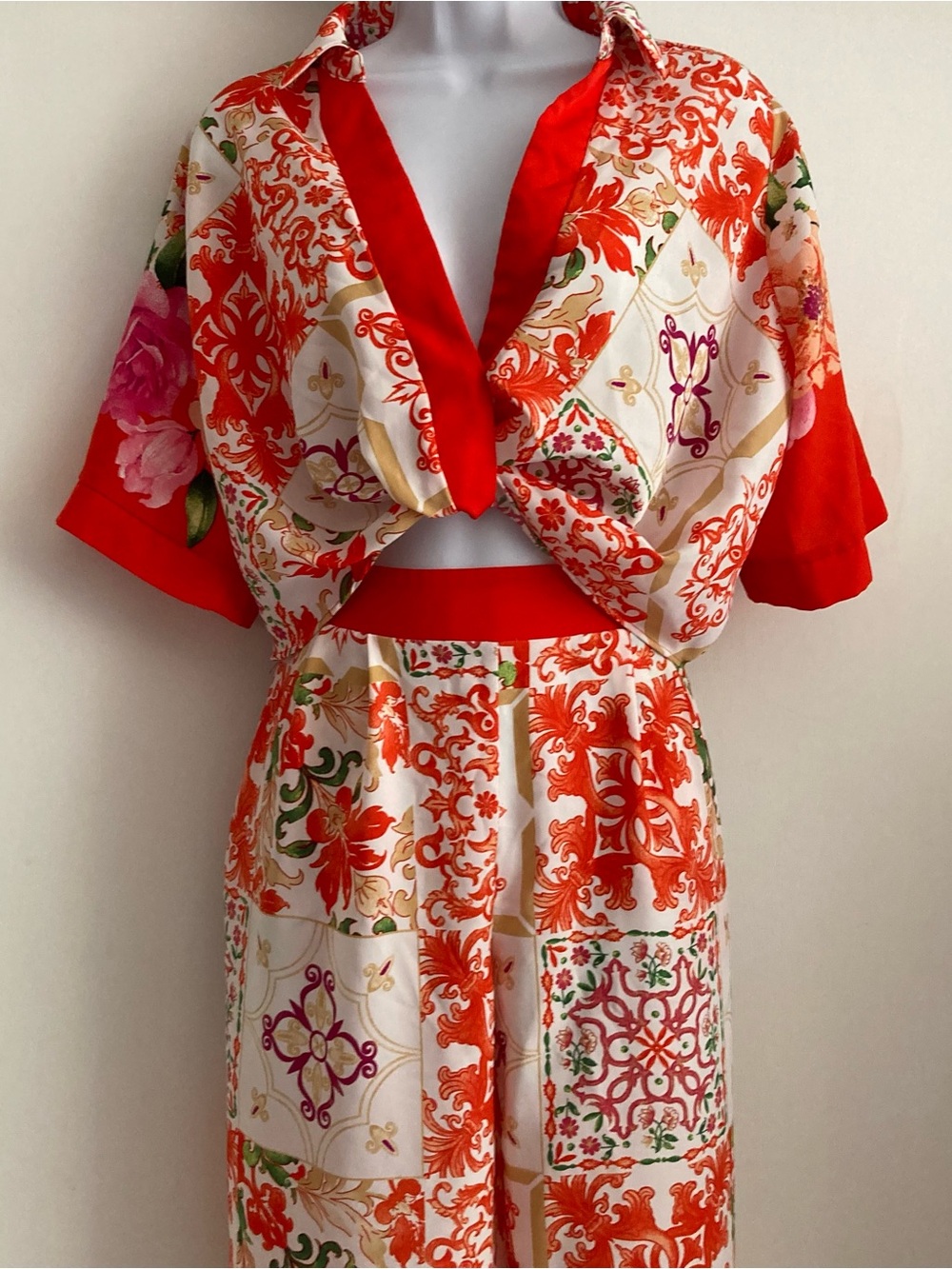 LULUMARI Matching Two Piece Vibrant Tile Print Top & Pant Set, Sz S & M